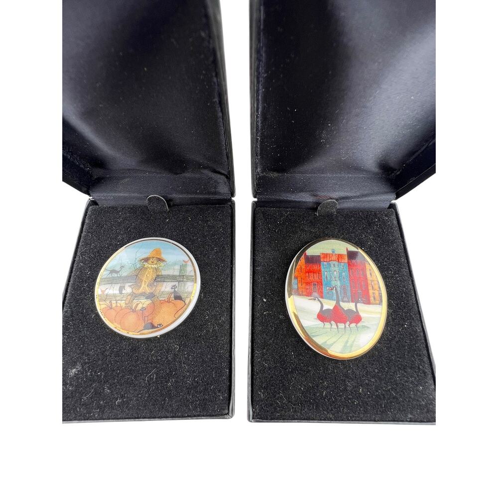 Buckly Moss Society Porcelain Brooches Pendant 2007 & 2008 Boxed Scarecrow Geese